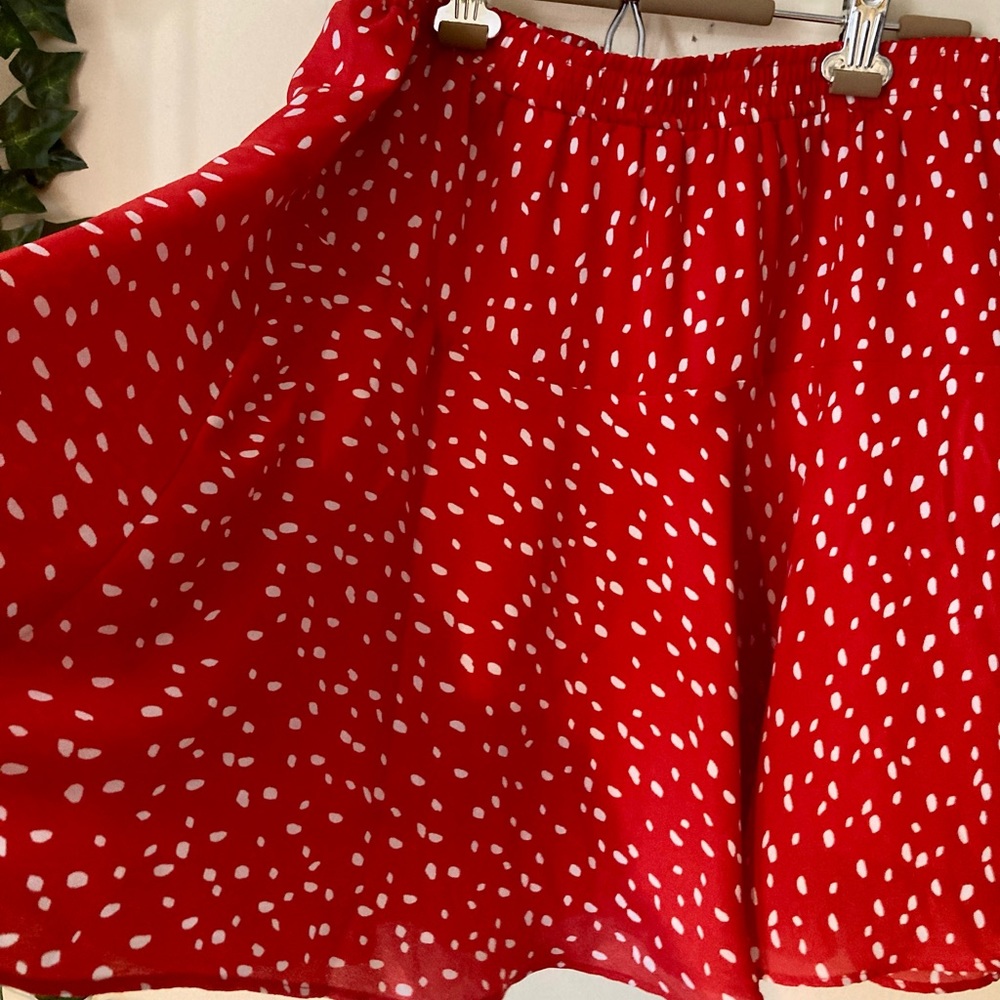 Banana Republic red and whit w polka dot skirt
